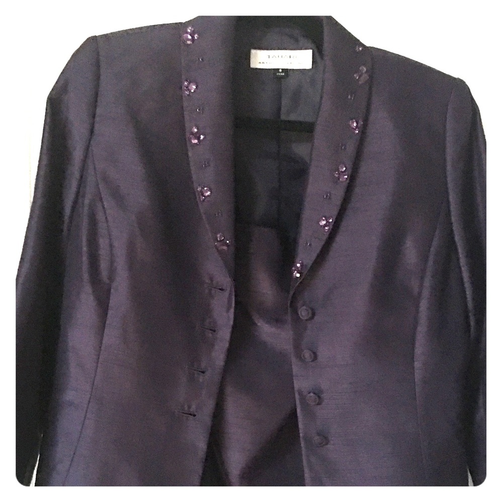 Tahari Purple two piece suit, size 6
